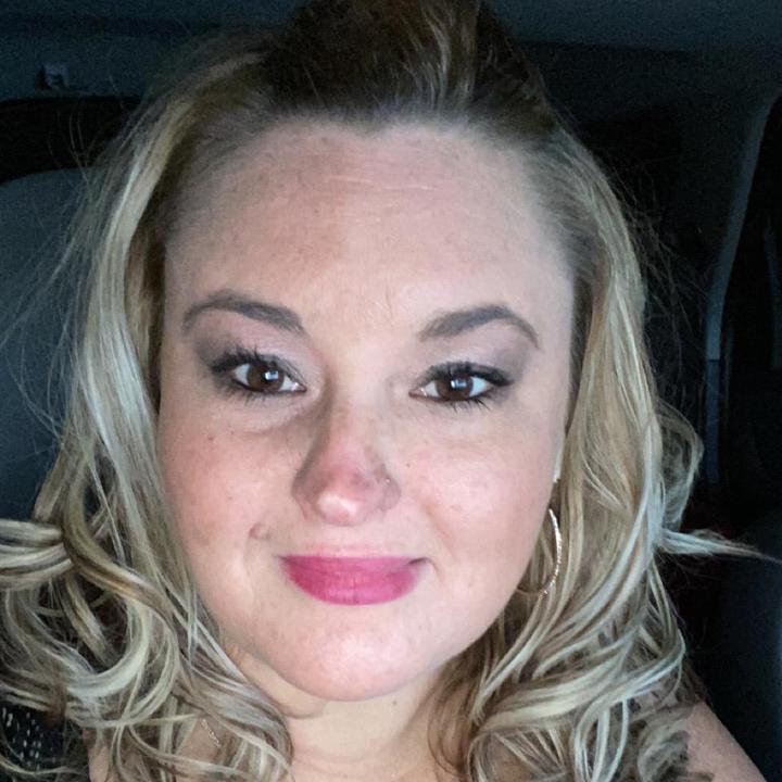 Profile Picture of Amanda (@amanda_sparkled) on Tiktok