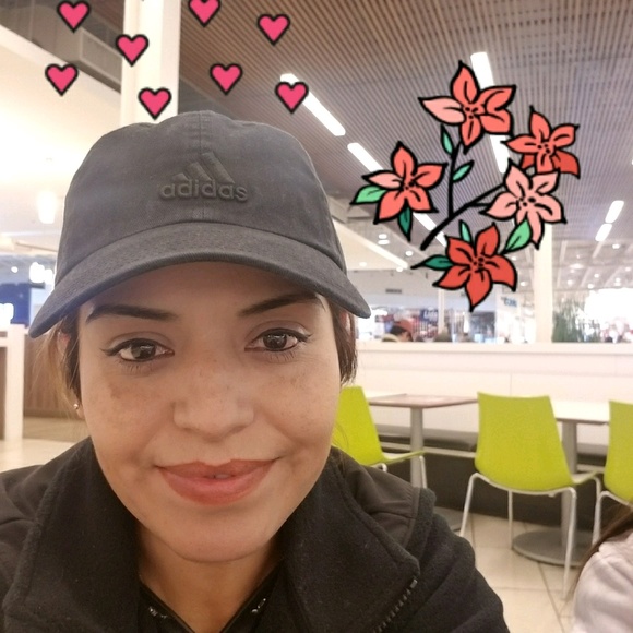 Profile Picture of Paola Ginocchio (@paola3377) on Poshmark