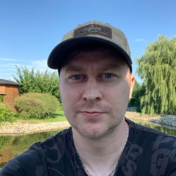 Profile Picture of Dmitrij Waśkowski (@dymitr) on Poshmark