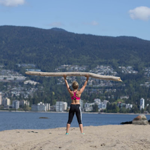 Dania Assaly - Poshmark Profile Picture of Dania Assaly (@daniaassaly) on Poshmark