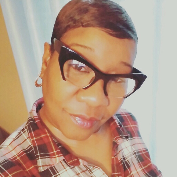 Profile Picture of Mivette Buckels (@citygirl2017) on Poshmark