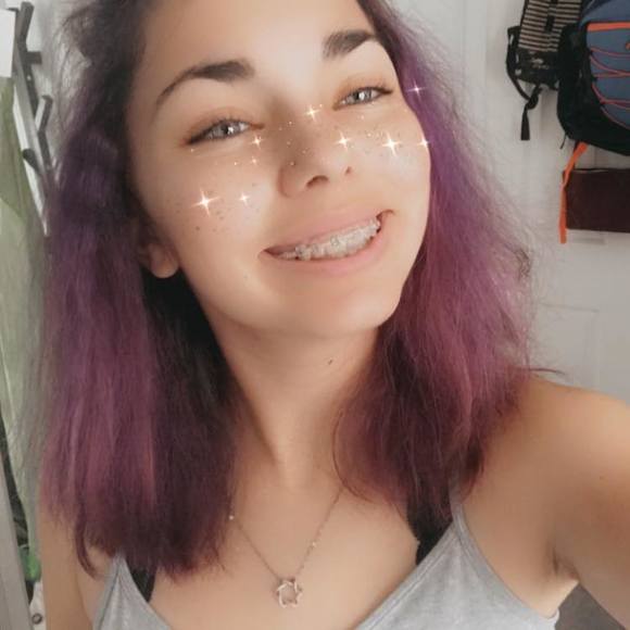 Profile Picture of Courtney Stinedurf (@courtney_004) on Poshmark