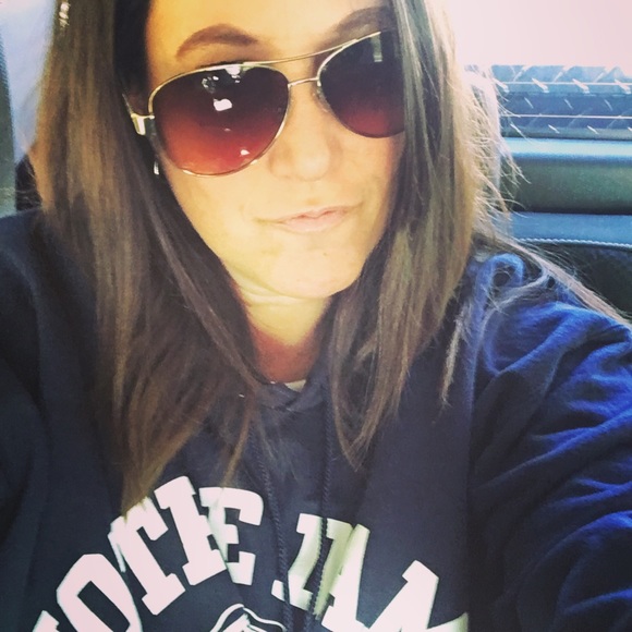 Kathy Uebler - Poshmark Profile Picture of Kathy Uebler (@kuebler) on Poshmark