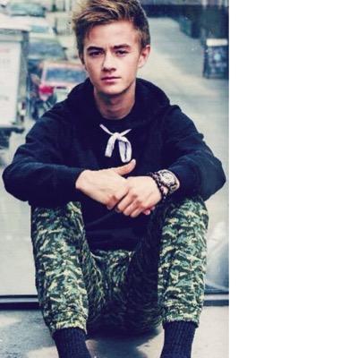 Profile Picture of Amanda.Espinosa (@_matts_bagel__) on Twitter