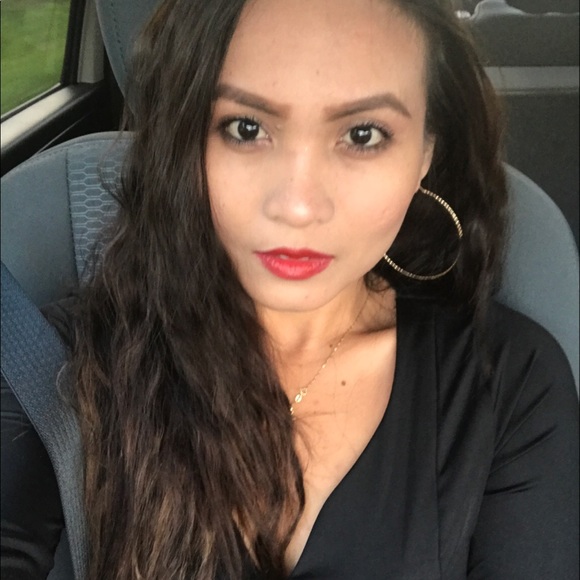 Profile Picture of Gina Billones (@steuwy) on Poshmark