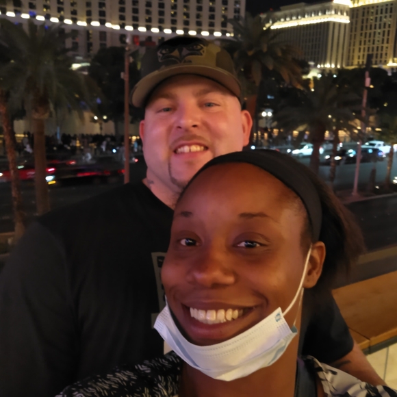 Profile Picture of Gary Cox (@gcox1986) on Poshmark