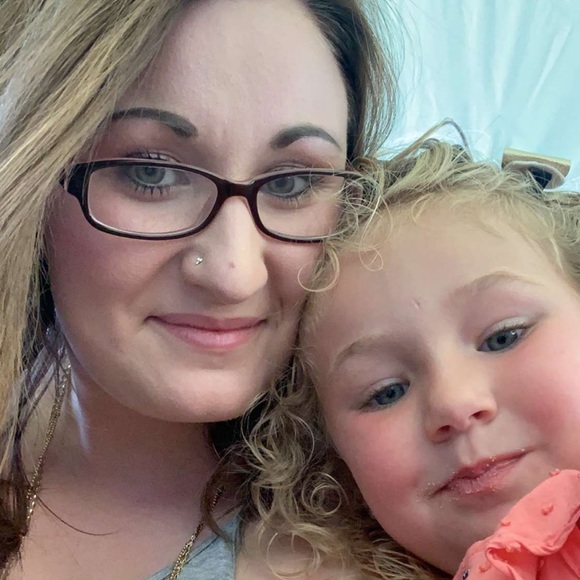 Profile Picture of Kirsten Blasinsky (@kirstenalexisss) on Poshmark