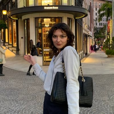 Profile Picture of Libby Lee (@libbylee66) on Twitter