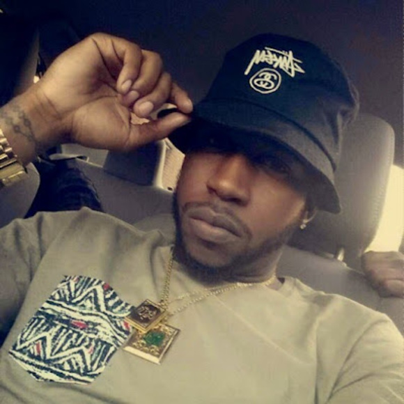 Profile Picture of Hamza Muhammad (@rmilli839) on Poshmark