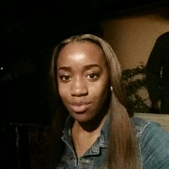 Profile Picture of Tiana Lanier (@tialan) on Poshmark