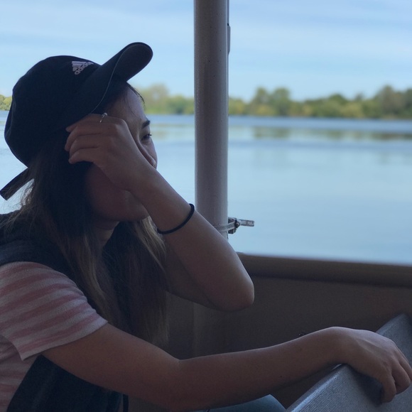 Profile Picture of Hser Htoo (@htoohsergay4) on Poshmark