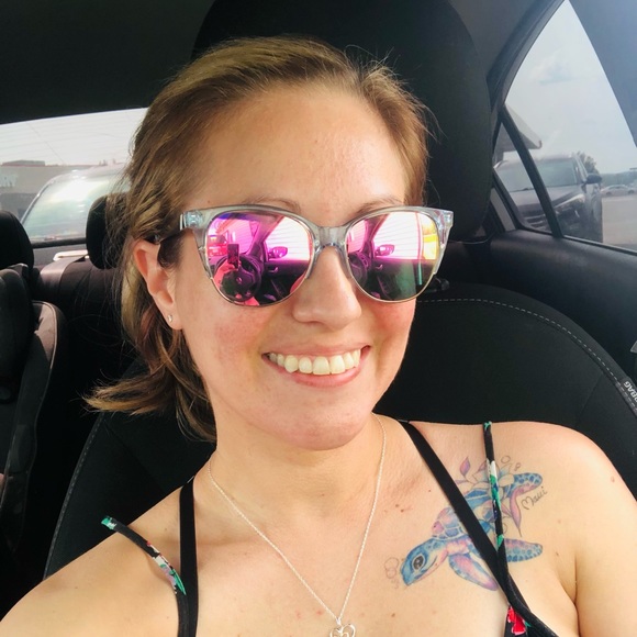 Krystal Poole - Poshmark Profile Picture of Krystal Poole (@kcherrier23) on Poshmark