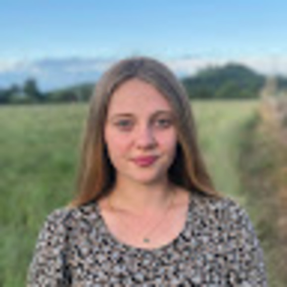Profile Picture of Josie O'harrow (@oharrowj) on Poshmark