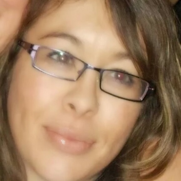 Profile Picture of Lori Eggena (@legg3) on Poshmark