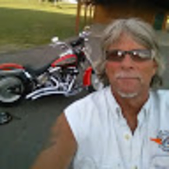 Profile Picture of Daniel Jannings (@janningsdaniel) on Poshmark