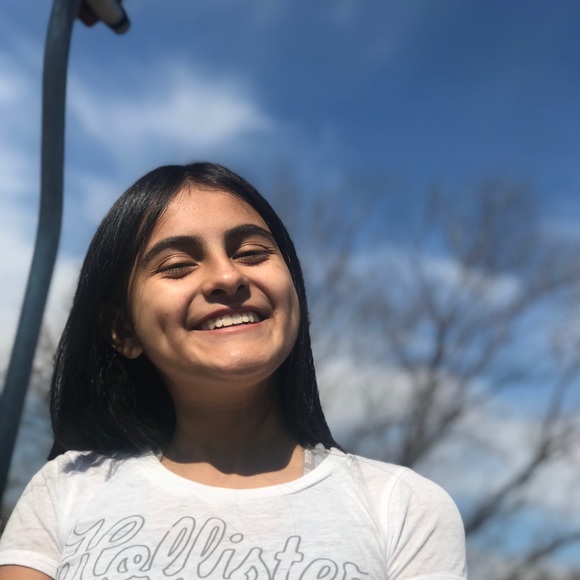 Profile Picture of Mirian Lopez (@loniilay) on Poshmark