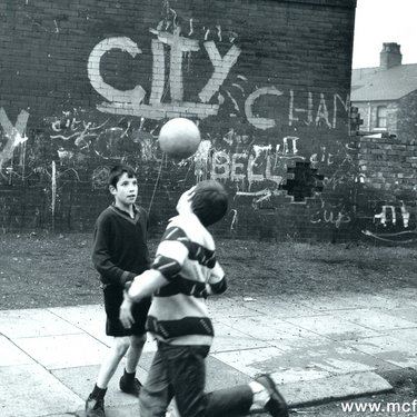 Profile Picture of John Blakeley (@jonnybmcfc) on Twitter