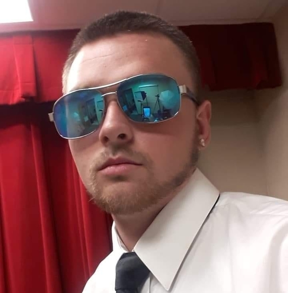 Profile Picture of Tyler Bunch (@tylerbunch13) on Poshmark