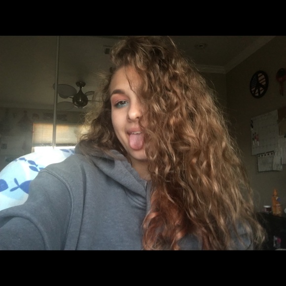 Profile Picture of Kandyce Contrerad (@kncontreras) on Poshmark