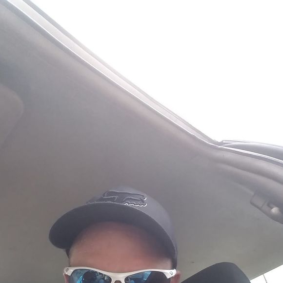 Profile Picture of Thomas Wallis (@thomasofone1) on Poshmark