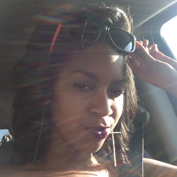 Profile Picture of Amber Bradley (@ftnfab24) on Poshmark