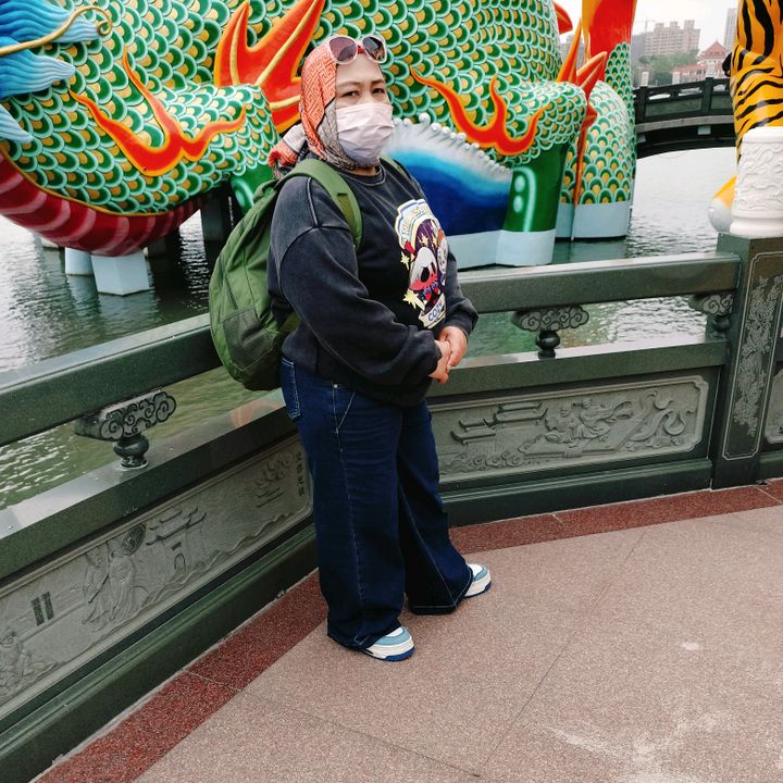 Profile Picture of @mbaehputringapak@🇮🇩🥰🌹💪🙏 (@narsitisiti752) on Tiktok