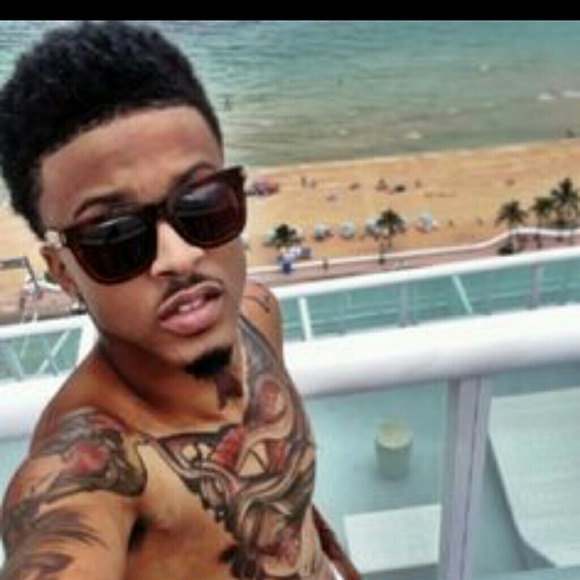 Profile Picture of Chantel Demouy (@chante_demouy21) on Poshmark