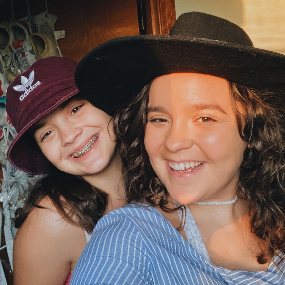 Profile Picture of Grace Agosta (@graceagosta) on Poshmark