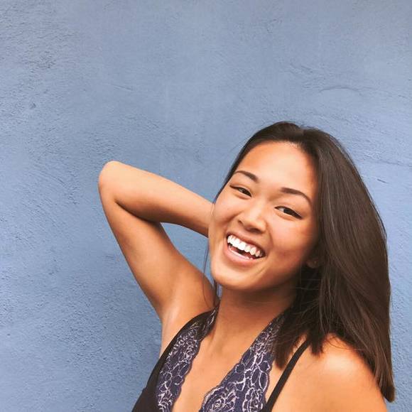 Profile Picture of Samantha Lai (@slaiii) on Poshmark
