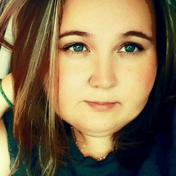 Profile Picture of Jagoda Guzek (@polishlala123) on Poshmark