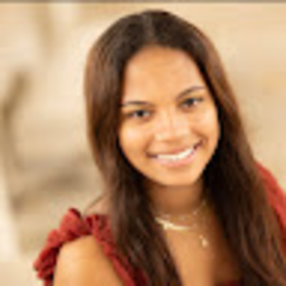 Profile Picture of Gabby Shafman (@gshafman) on Poshmark