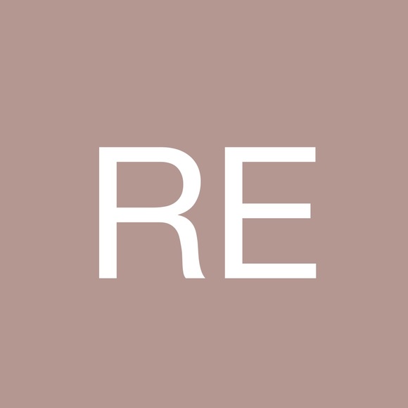 Profile Picture of Rochelle Enloe (@scrappy1993) on Poshmark