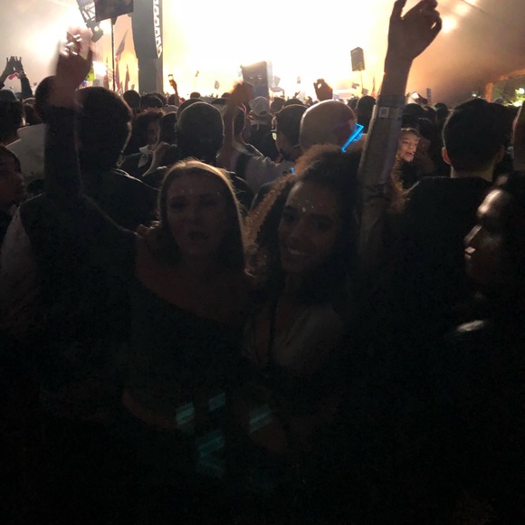 Profile Picture of Taila Belian (@tailabbb) on Poshmark