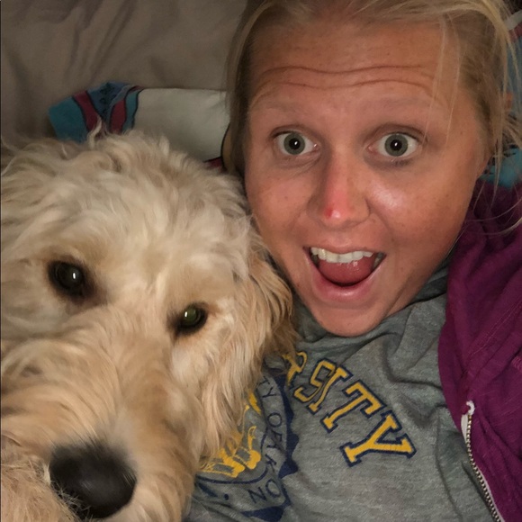 Profile Picture of Carly Raff (@carlyraff) on Poshmark