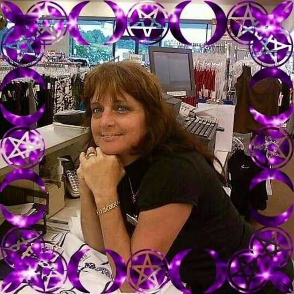 Profile Picture of Pam Grant (@pamgrant8996) on Poshmark