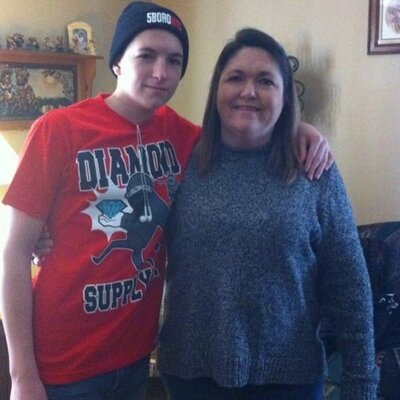 Profile Picture of Lisa Knapp (@lsmicknapp) on Twitter