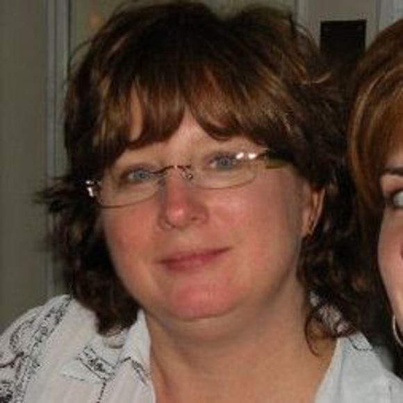 Profile Picture of Linda Torborg (@ltor18) on Poshmark