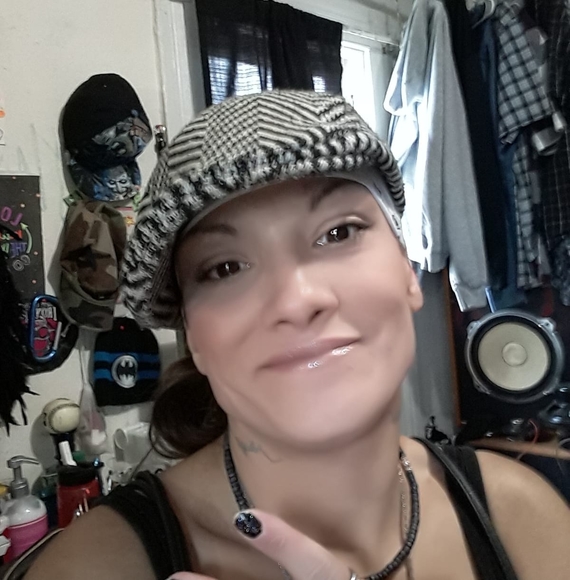 Profile Picture of Carly Bitette (@bitette_c_2004) on Poshmark