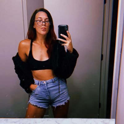 Profile Picture of Jordan Booker (@jordanlynn24) on Twitter