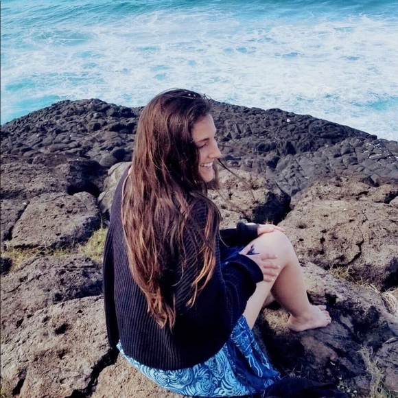 Profile Picture of Danielle Rateau (@daniellerateau) on Poshmark