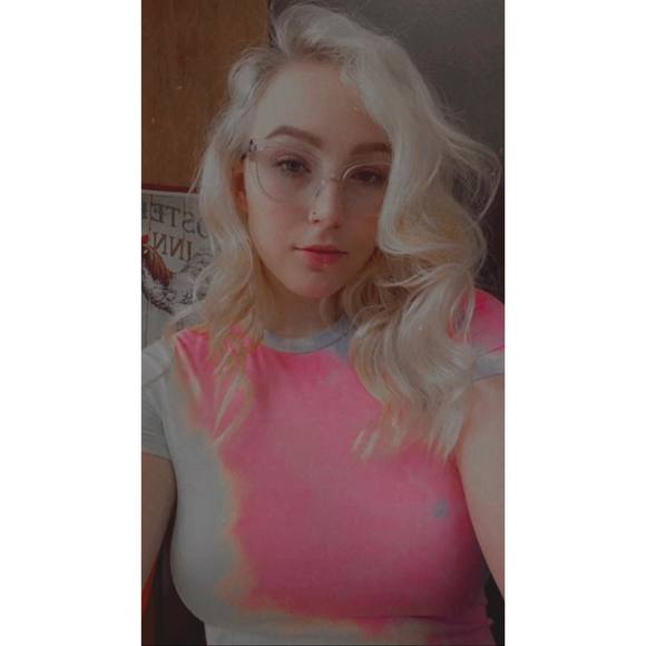 Profile Picture of Cheyenne Crosby (@ccrosby122) on Poshmark