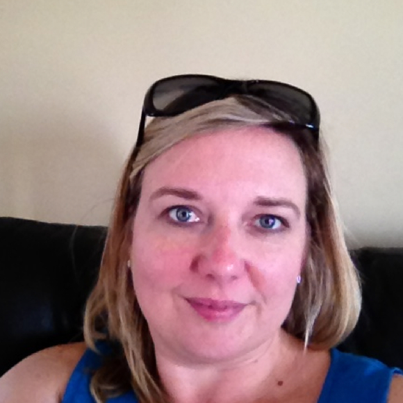 Profile Picture of Robin Wulf (@rwulf) on Poshmark