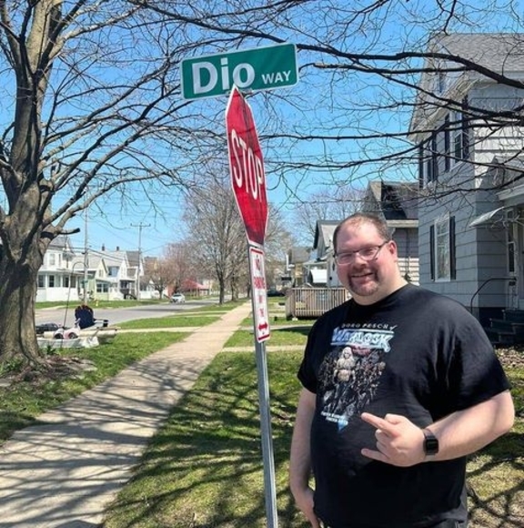 Profile Picture of Matthew Rochefort (@mattr71981) on Poshmark