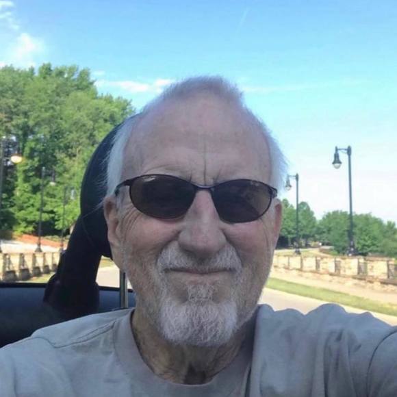 Jennifer Hitzler - Poshmark Profile Picture of Jennifer Hitzler (@jenhitz) on Poshmark