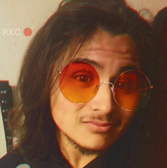 Profile Picture of Carlos Arturo (@carlosmadrilaz) on Poshmark