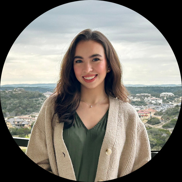 Profile Picture of Elaine Oyama (@elaineoyama) on Poshmark