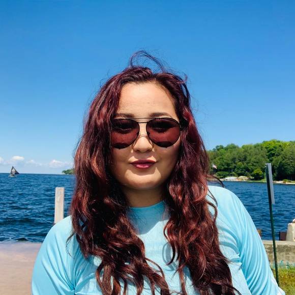 Profile Picture of Oyun-erdene Erdenee (@erd10001) on Poshmark