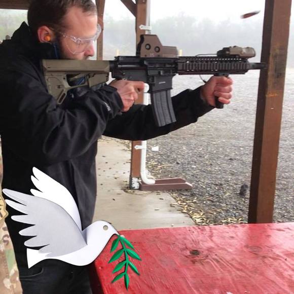 Profile Picture of Nick Holmes (@njholmes93) on Poshmark