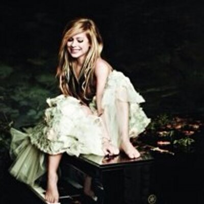 Profile Picture of Paula Arevalo Diaz (@Paulaarevalo25) on Twitter