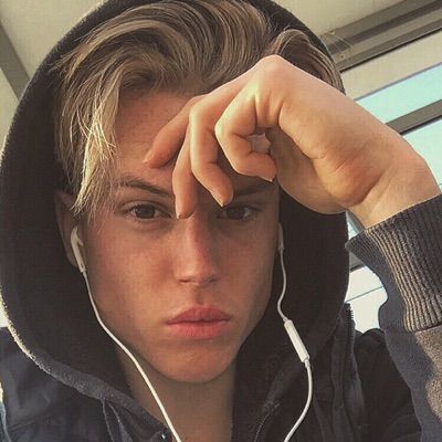 Profile Picture of Robin Hack (@rhack11) on Tiktok
